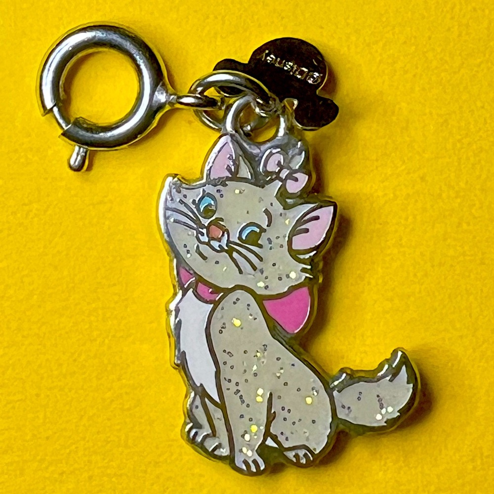 Disney Aristocats “Marie” clip on charm approx. 1” length